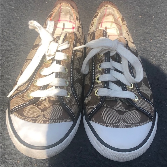 Coach Barrett - Picture 2 of 7